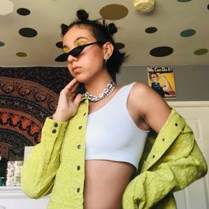 Meet your Posher, Izze